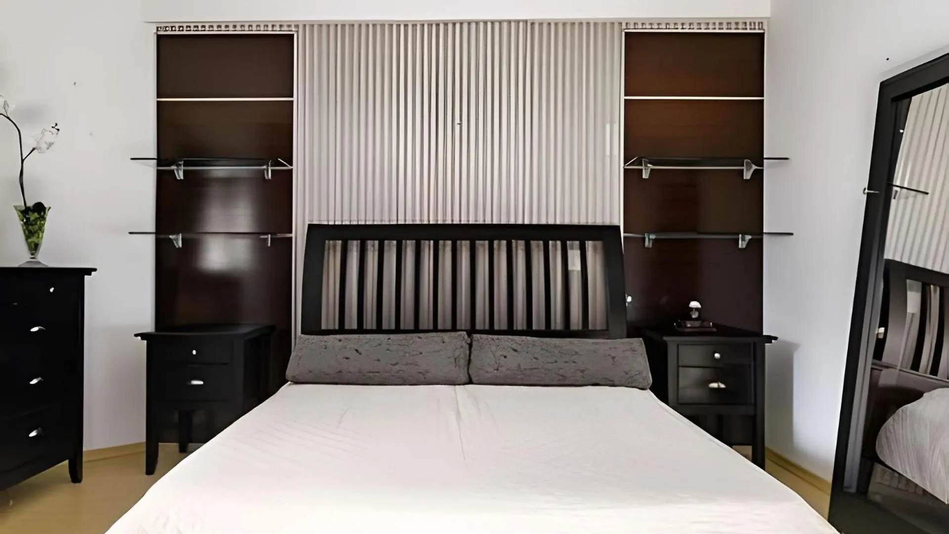 Apartamento Apto Grande Na Regiao Central De Florianopolis. Brasil